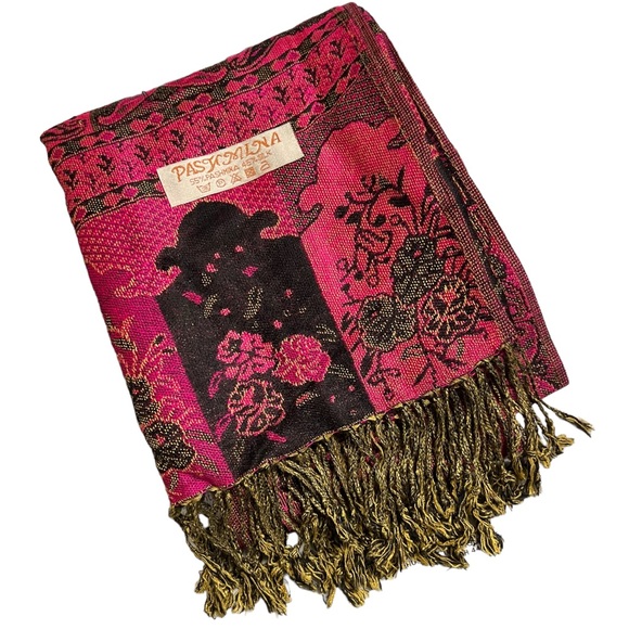 Pashmina Women’s Shawl in Magenta/Pink NWOT - Picture 1 of 4